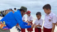 Peringati Hari Bakti Rimbawan ke 41, TN Wakatobi Lepasliarkan 365 Tukik Penyu di Pantai Hondue