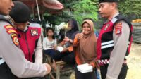 Semarak Ramadan, Personel Dit Reskrimum dan Dit Samapta Polda Sultra  Kembali Berbagi Takjil ke Masyarakat