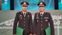 Berprestasi di UEA, Dua Personel Terima Pin Emas dari Kapolri