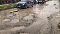 Jalan Mayjen Katamso Baruga Rusak Parah, Warga Keluhkan Respon Pemprov Sultra