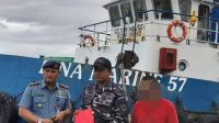 Lanal Serahkan Hasil Pemeriksaan Dua Kapal Tongkang Bermuatan Ore Nikel ke KSOP Kendari untuk Proses Lanjutan