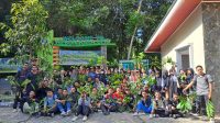 UPT Kebun Ilmu Hayati Latih Mahasiswa Kehutanan Identifikasi Tumbuhan di Kebun Raya UHO