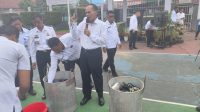 Kakanwil Ditjenpas Sultra Sulardi Pimpin Pemusnahan Ratusan Hanphone Hasil Penggeladahan Lapas Kendari