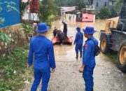 Ditpolairud Polda Sultra Ambil Bagian Bantu Korban Banjir Kali Wanggu Lepolepo