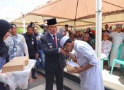 Jumat Berkah, Gubernur Sultra Tebar  Kebaikan: 1.000 Porsi Makanan Dibagikan ke Masyarakat