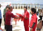 Pertamina Patra Niaga Sulawesi Peringati HUT RI ke 80 dengan Pembentangan Bendera Merah Putih Terbesar di Bawah Laut Wakatobi