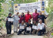 Prof Faisal Danu Tuheteru Berikan Reward ke Pemenang Lomba Fotografi dan Video Pesona Alam Kebun Raya UHO