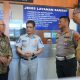 Komisaris Jasa Raharja Tinjau Pelayanan Prima SAMSAT Kendari, Apresiasi Kepatuhan Wajib Pajak dengan Pembagian Helm