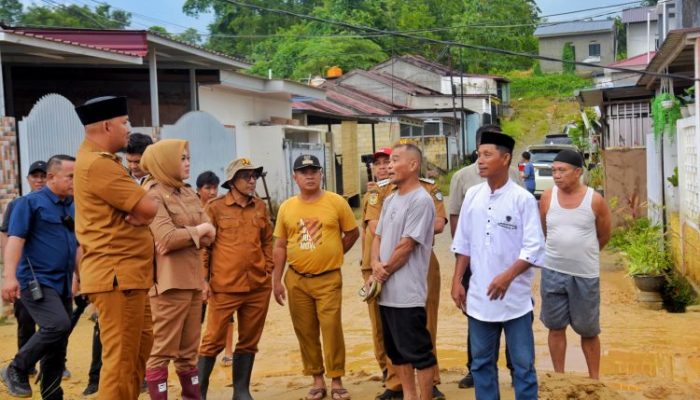 Tinjau Lokasi Banjir Wuawua, Walikota Tegaskan Pengawasan terhadap Aktivitas Pembangunan