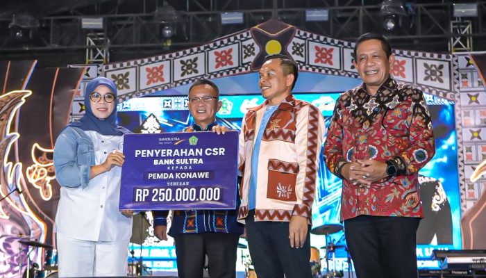 Bentuk Kepedulian Sektor Pendidikan, Bank Sultra Serahkan CSR Rp250 Juta di Puncak HUT Konawe ke 66