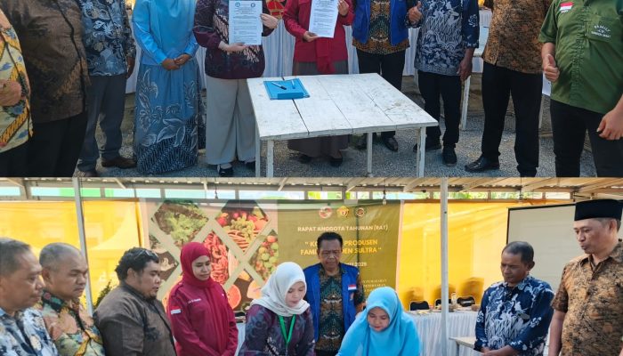 Perkuat SDM dan Usaha, Koperasi Produsen Family Garden Sultra Teken MoU dengan UHO dan UM Kendari