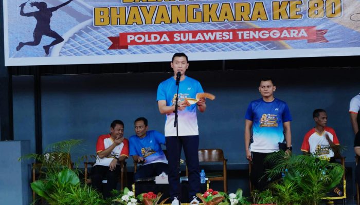 Buka Turnamen Bulutangkis, Kapolda Sultra Tekankan Soliditas dan Semangat Pengabdian kepada Masyarakat