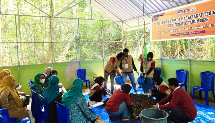 Dari Sampah Jadi Berkah, Mahasiswa KKN Tematik UHO Tingkatkan Keterampilan Warga Produksi Kompos