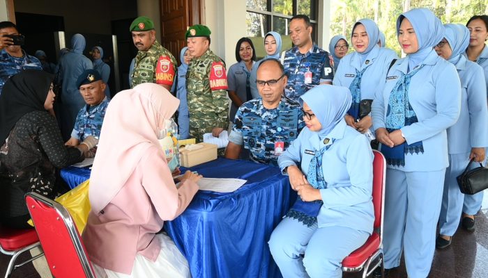 Semarak Hari Bakti TNI AU ke 79, Lanud Haluoleo Sukses Gelar Donor Darah dan Pemeriksaan Kesehatan Gratis