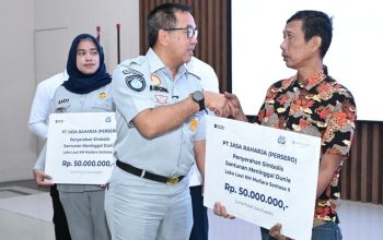 Jasa Raharja Serahkan Santunan kepada Ahli Waris Korban Kebakaran KM Mutiara Sentosa II