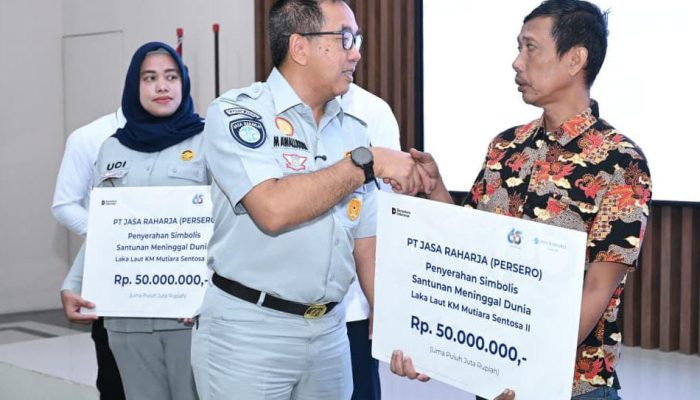 Jasa Raharja Serahkan Santunan kepada Ahli Waris Korban Kebakaran KM Mutiara Sentosa II