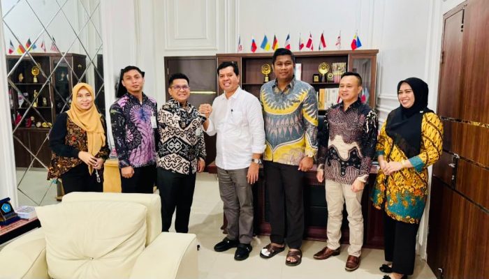 30 Mahasiswa Unsultra Penerima Beasiswa Sawit BPDPKS Terima Tabungan dan Asuransi, Siap Cetak SDM Unggul