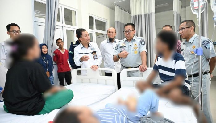 Pastikan Jaminan Perawatan Berjalan Baik, Direksi Jasa Raharja Tinjau Korban KMP Putri Yasmin di Rumah Sakit