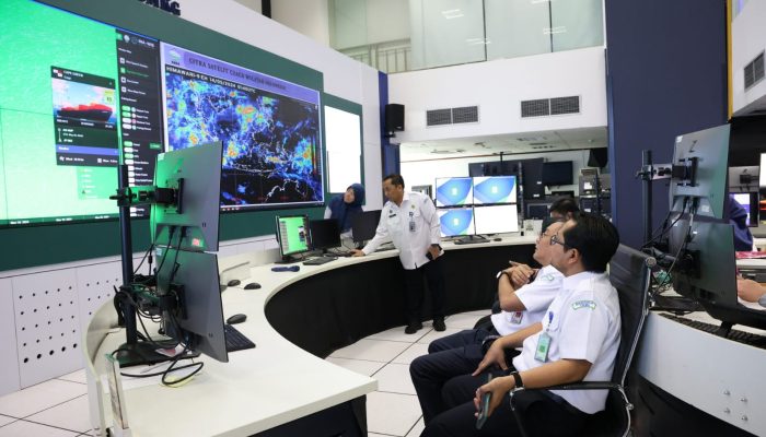 Gempa Bumi Tektonik M7.7 di Flores NTT, BMKG Nyatakan Peringatan Dini Tsunami Telah Berakhir