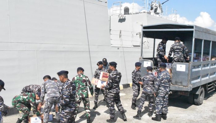 KRI Bung Hatta-370 Siap Jalankan Misi Bantuan Kemanusiaan Pasca Gempa di Flores NTT