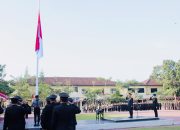 Pimpin Upacara Peringatan HUT RI ke 81, Wakapolda Sultra Tekankan Pengabdian Polri untuk Masyarakat