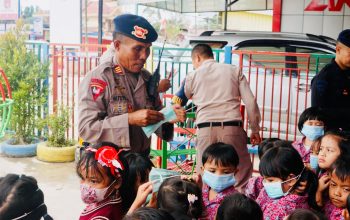 Brimob Sultra Tanamkan Kesadaran Cegah Karhutla Sejak Usia Dini di TK Smart School Baruga