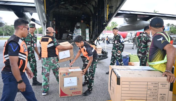Gerak Cepat Kemanusiaan, Lanud Haluoleo Terbangkan Bantuan Warga Sultra ke NTT