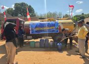 Polsek Lantari Jaya Bombana Salurkan Air Bersih, Bantu Warga Hadapi Dampak Kemarau