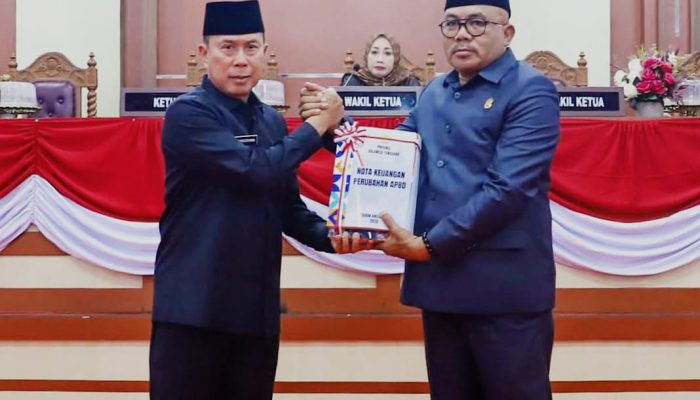 Gubernur ASR Serahkan Rancangan Perubahan APBD Sultra 2026 ke DPRD, Pendapatan Naik Jadi Rp4,56 Triliun