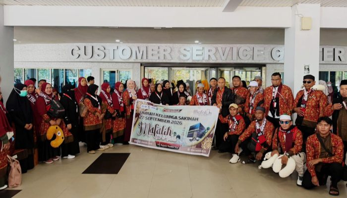 Mafatih Tour Berangkatkan 40 Jemaah Umrah “Keluarga SakINAH”, Dibimbing Ustadz Slamet Syahidin