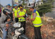 Implementasikan Quick Wins Kapolri, PJU Polda Sultra Turun Langsung Atur Lalu Lintas di Kendari